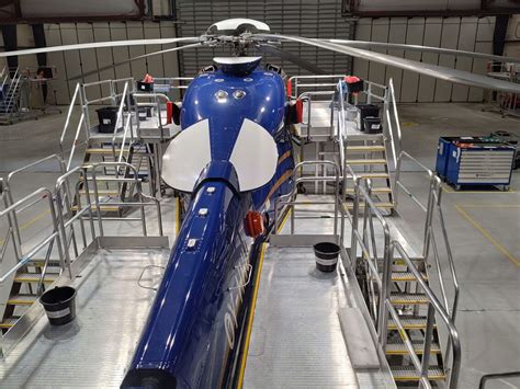 Helicopter maintenance in WW2