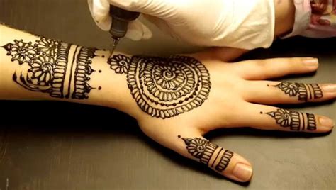 Benefits of Henna Tattoo Stickers