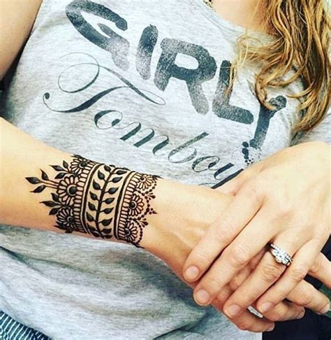 Henna Tattoo Sticker Trends