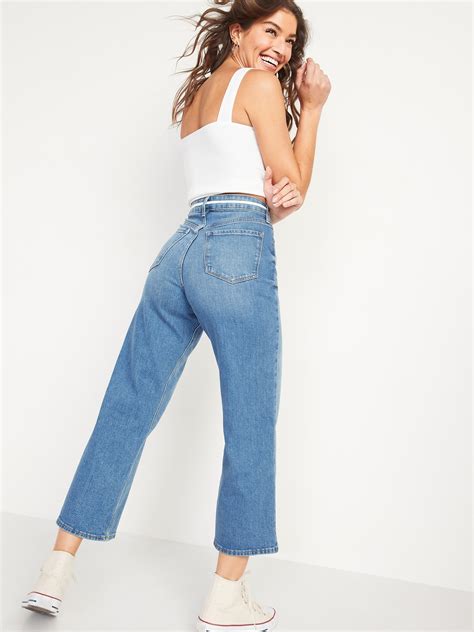 High-waisted jeans