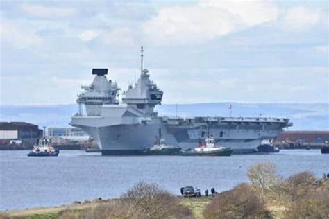 Propeller shaft repair on HMS Queen Elizabeth