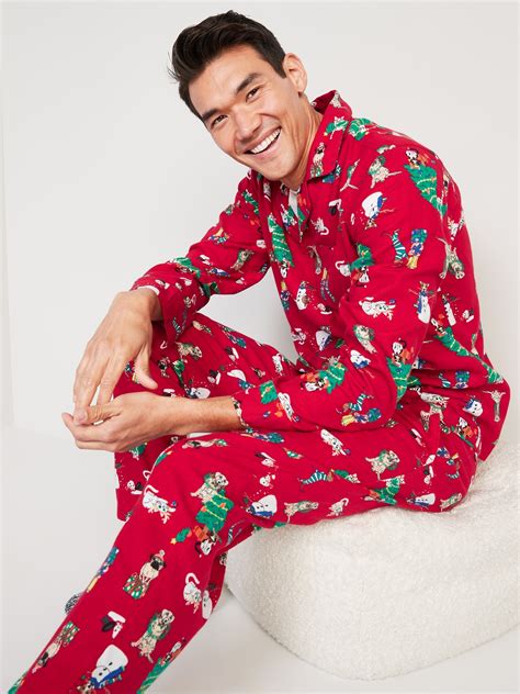 Old Navy holiday pajamas for the whole family