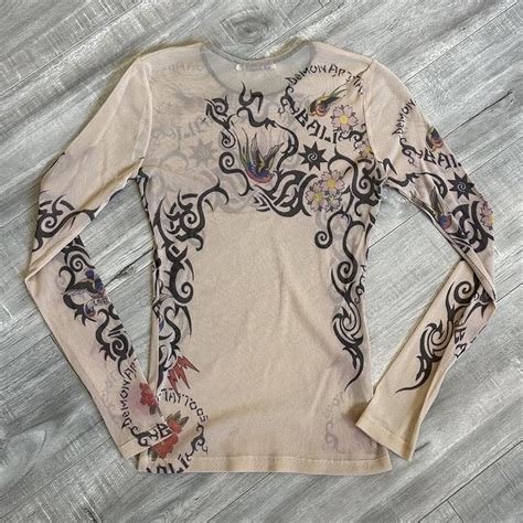 How to Style Tattoo Long Sleeve Shirts