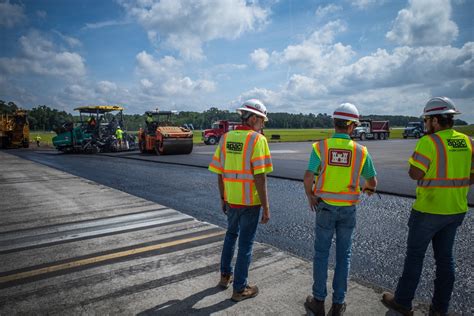 Hunter Army Airfield runway