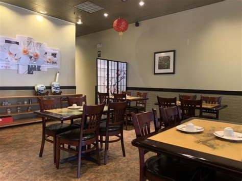 Dining area at J&J Chinese Restaurant