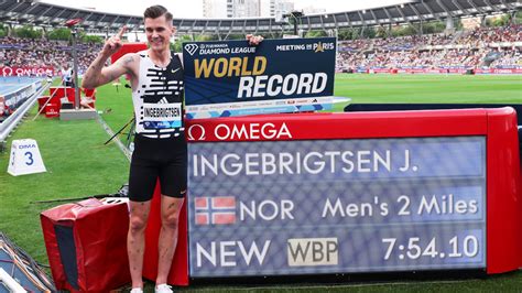 Jakob Ingebrigtsen sets world record