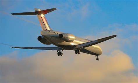 Drawing the tail of a jet plane