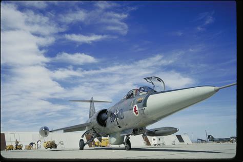 John Wayne with the Lockheed F-104 Starfighter