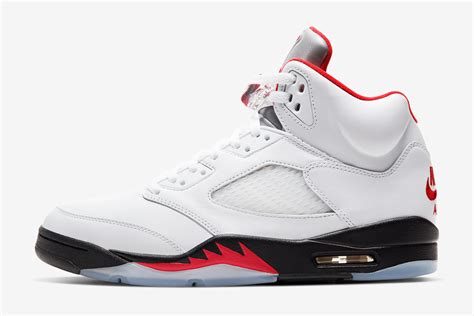 Jordan 5 Fire Red Sneaker