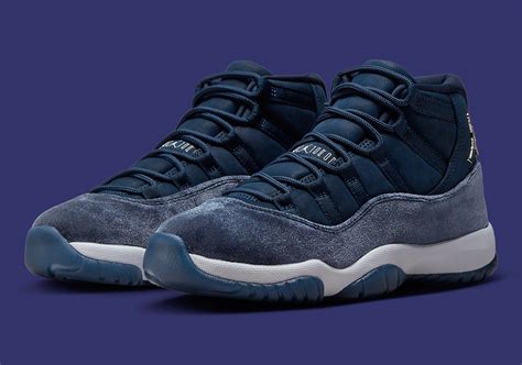 Jordan Midnight Navy Sneakers Gallery 10