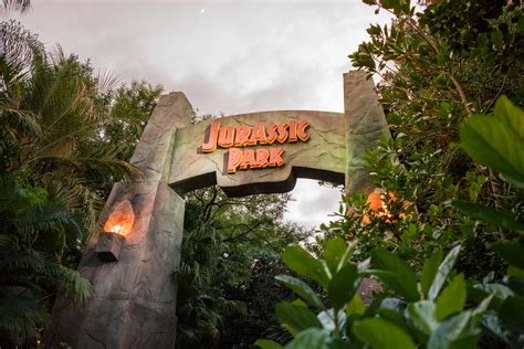 Description of Jurassic Park Attractions