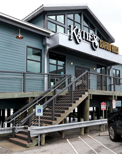 Katie's Seafood Market Located on Pier 19