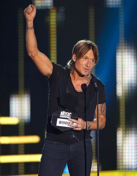 Keith Urban at awards show