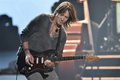 Keith Urban with guitar