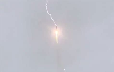 Lightning in Flight