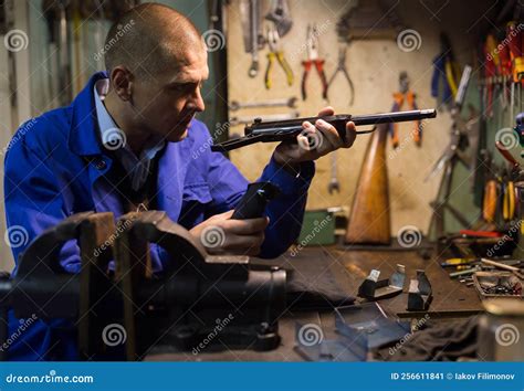 Maintenance and repair of saw machine guns