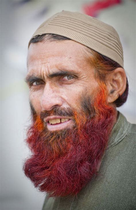 Male henna beard