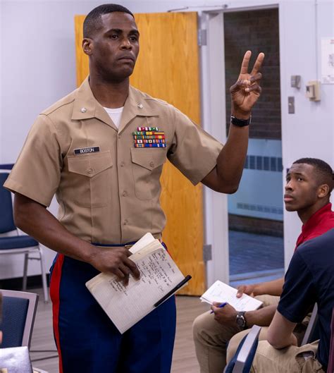 Marine Corps engineers mentoring junior engineers