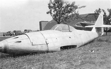 Me 262's fuselage and wings