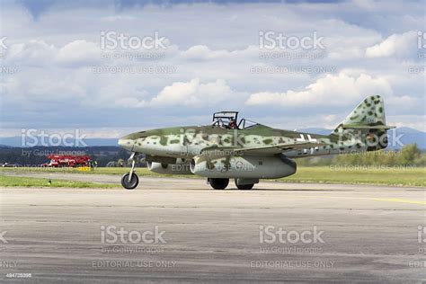 Me 262 on a runway