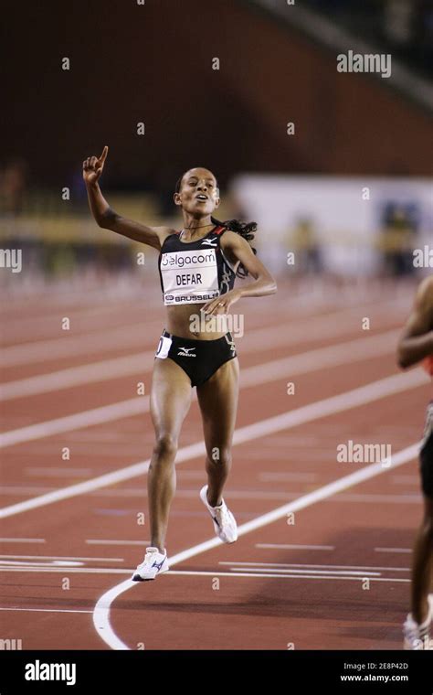 Meseret Defar women's two-mile world record