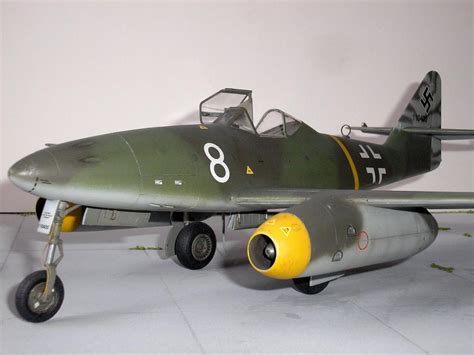 Messerschmitt Me 262 model kit