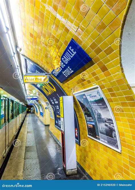 Metro Station at Place Charles de Gaulle