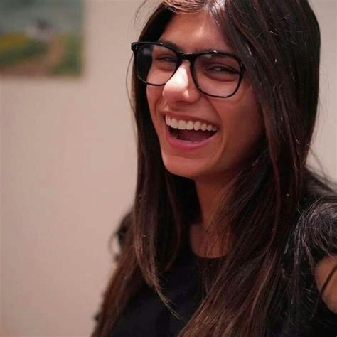 Mia Khalifa interests