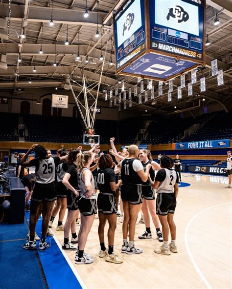 Middle Tennessee basketball team huddle