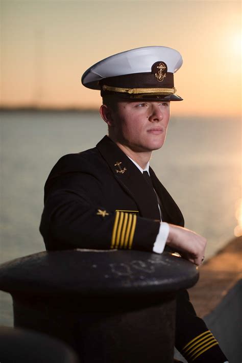 Midshipman rank insignia