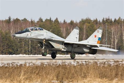 Mikoyan-Gurevich MiG-29 landing