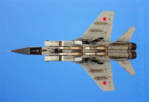 MiG-31 climbing to high altitude