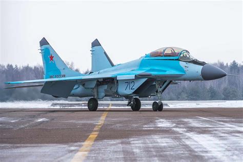 MiG-35 landing