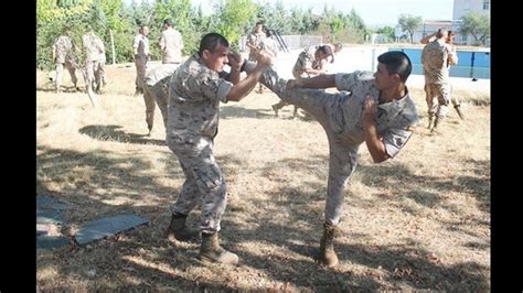 Militares en combate