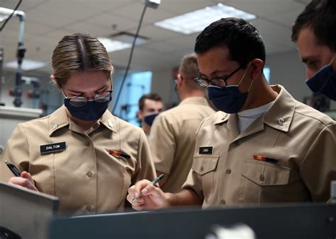 Navy Nuclear Engineer Trainees