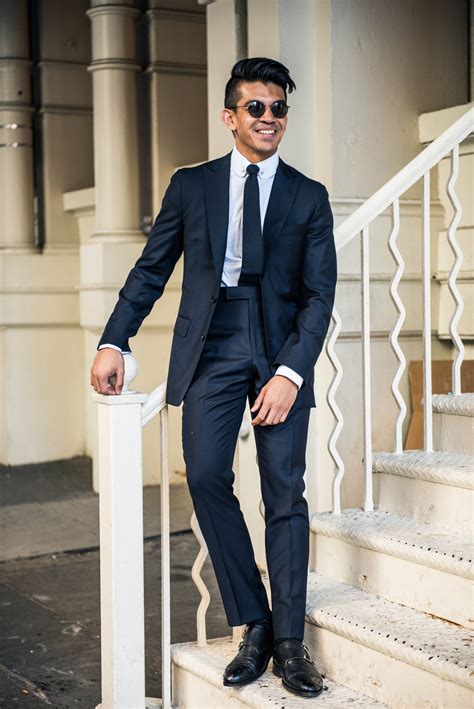 Navy suit styling tips