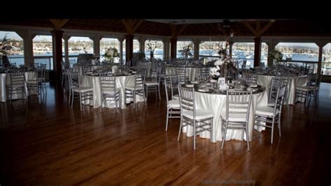 Newport Harbor-side Dining