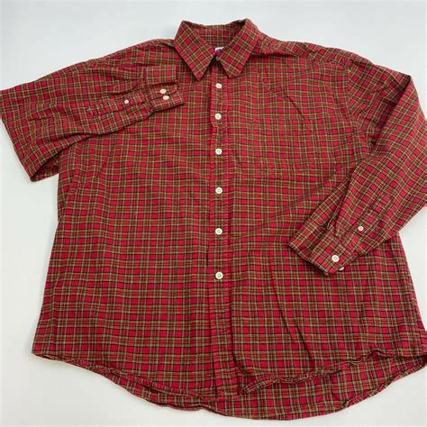 Old Navy Button Up Shirt Features