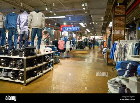 Old Navy Interior