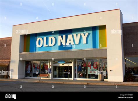 Old Navy Storefront