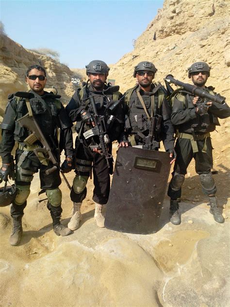 Pakistan Special Forces Equipment