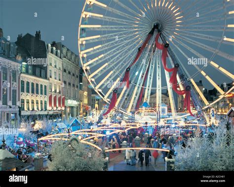 Place Charles de Gaulle at Christmas