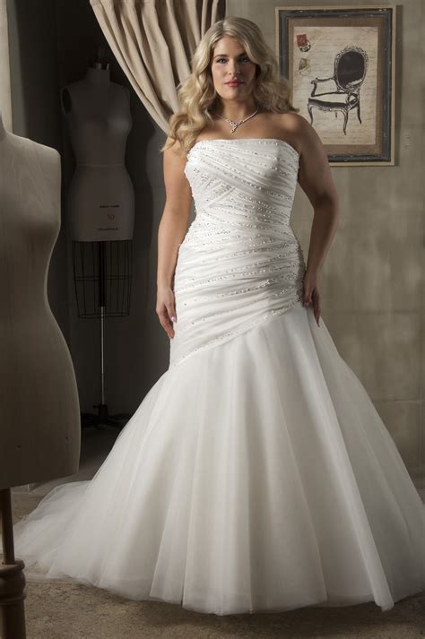 Plus-size wedding dress