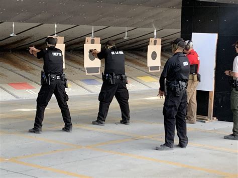 Police officer at the shooting range