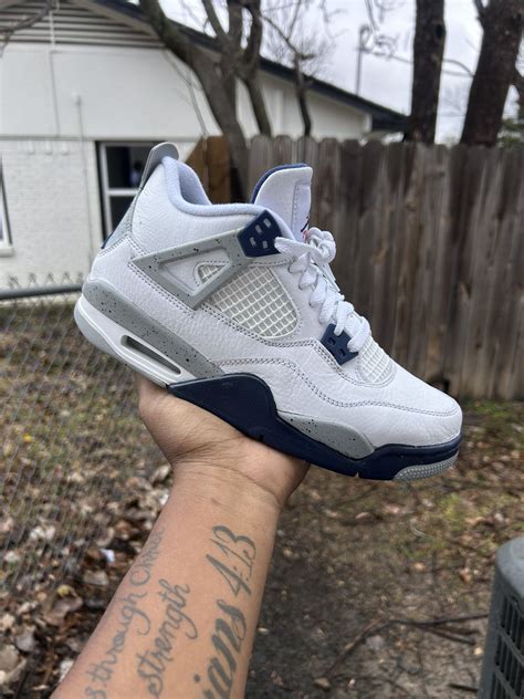 Purchasing Midnight Navy 4s