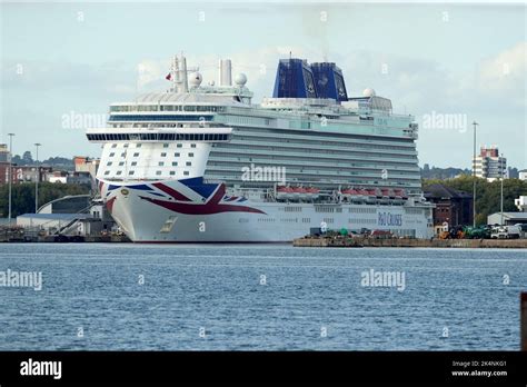 HMS Queen Elizabeth dock