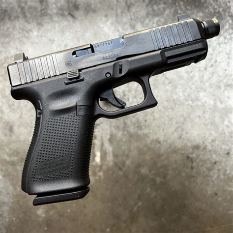 RCM Threaded Barrel Glock 19