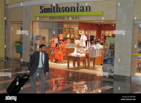 Reagan National Airport Shops