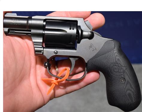 A reliable revolver with a compact design