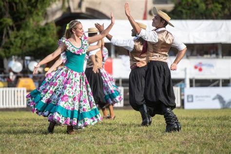 Semana Criolla traditional dance